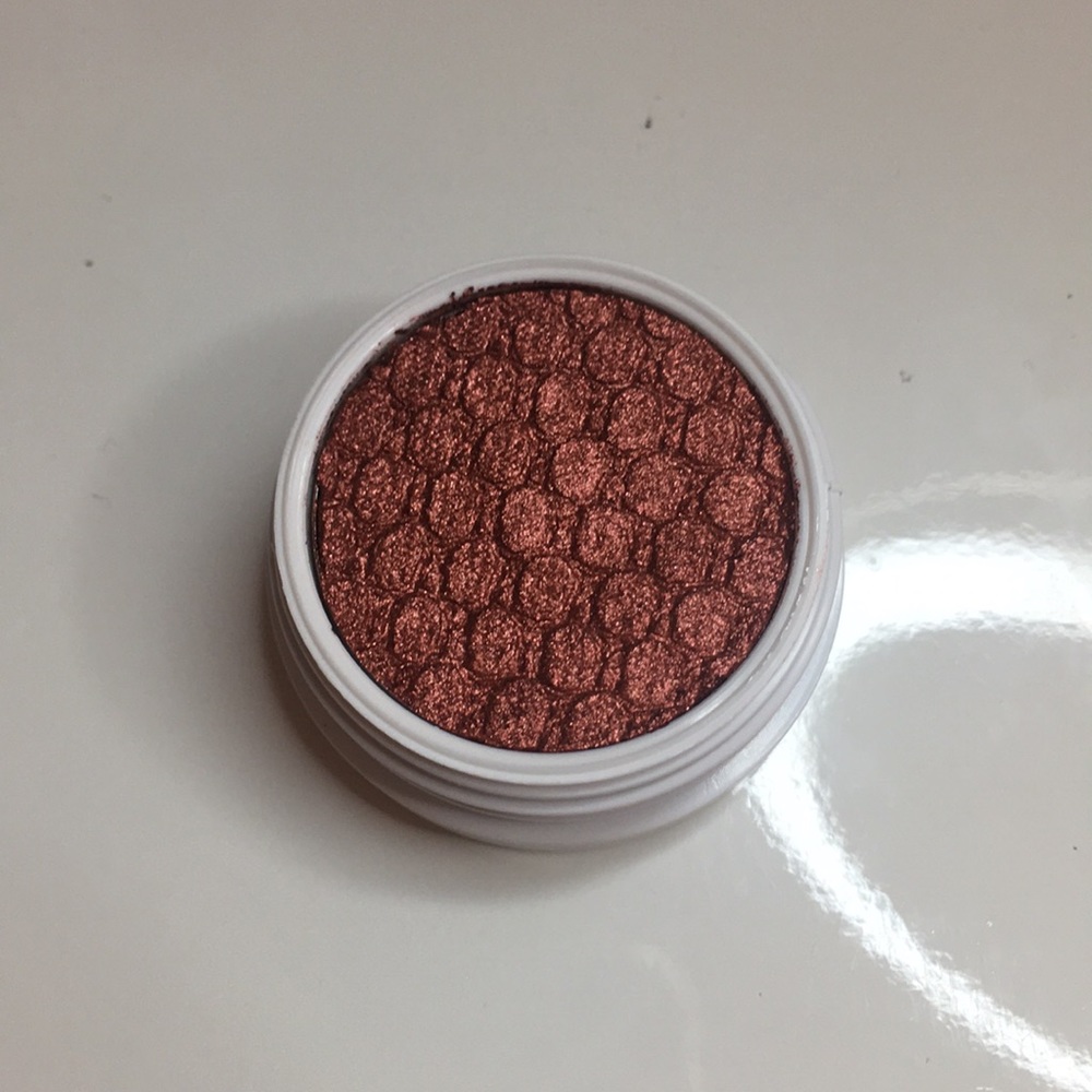 Colourpop super shock shadow- White rabbit